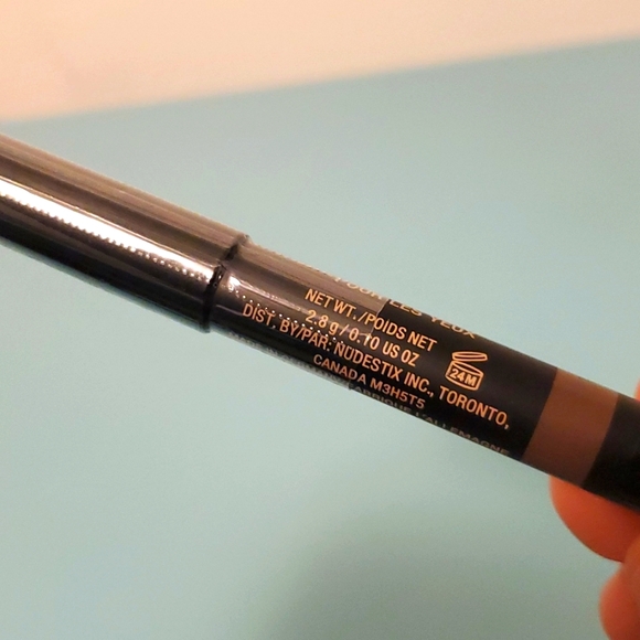 New Nudestick Magnetic EyeColor in Taupe - Picture 2 of 2